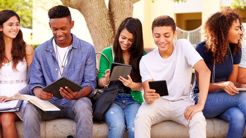 Connecting students through mobile in the connected world